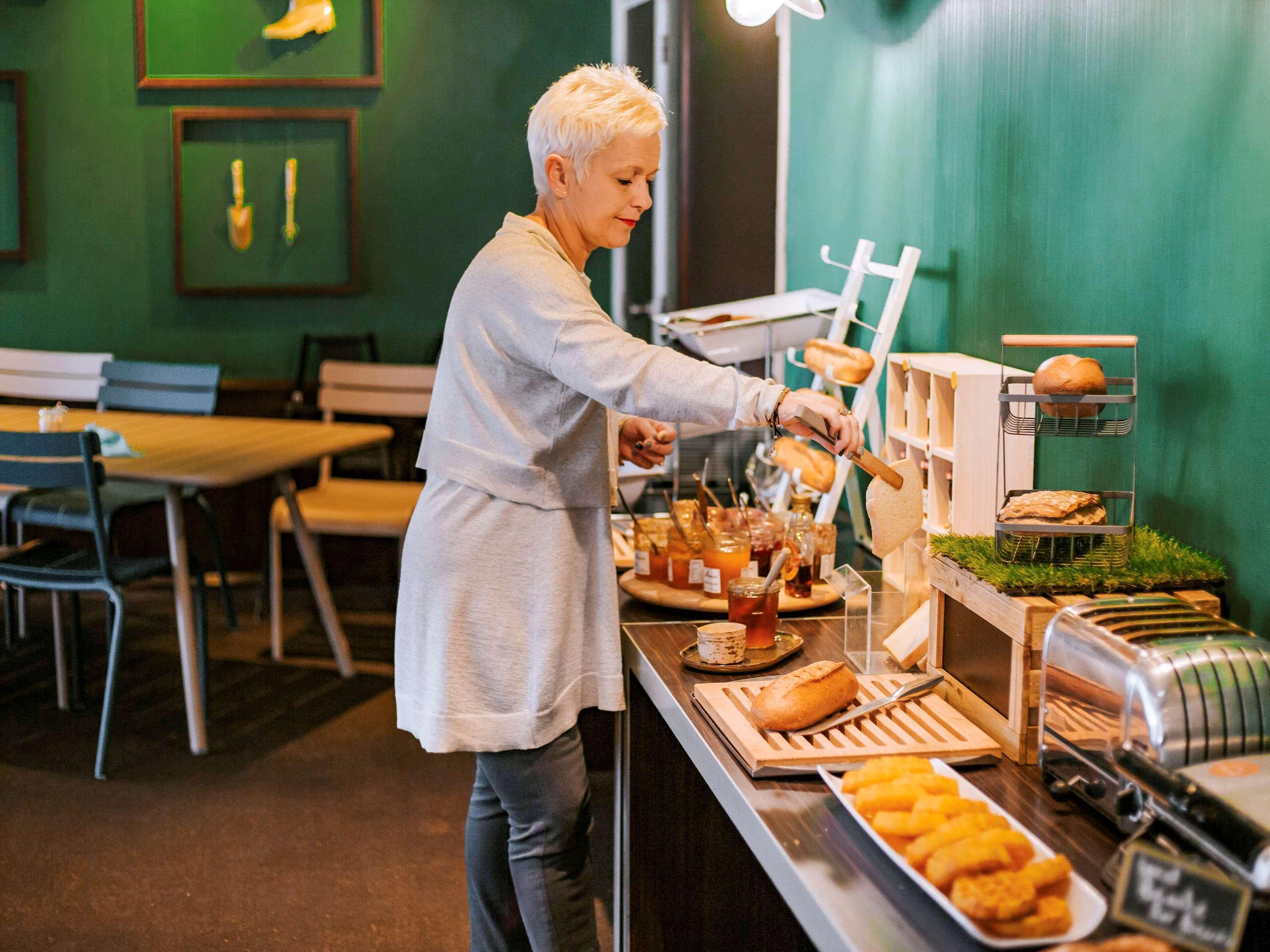 B&B Hotel Lyon Nord 4 Etoiles ดาร์ดิญญี ภายนอก รูปภาพ